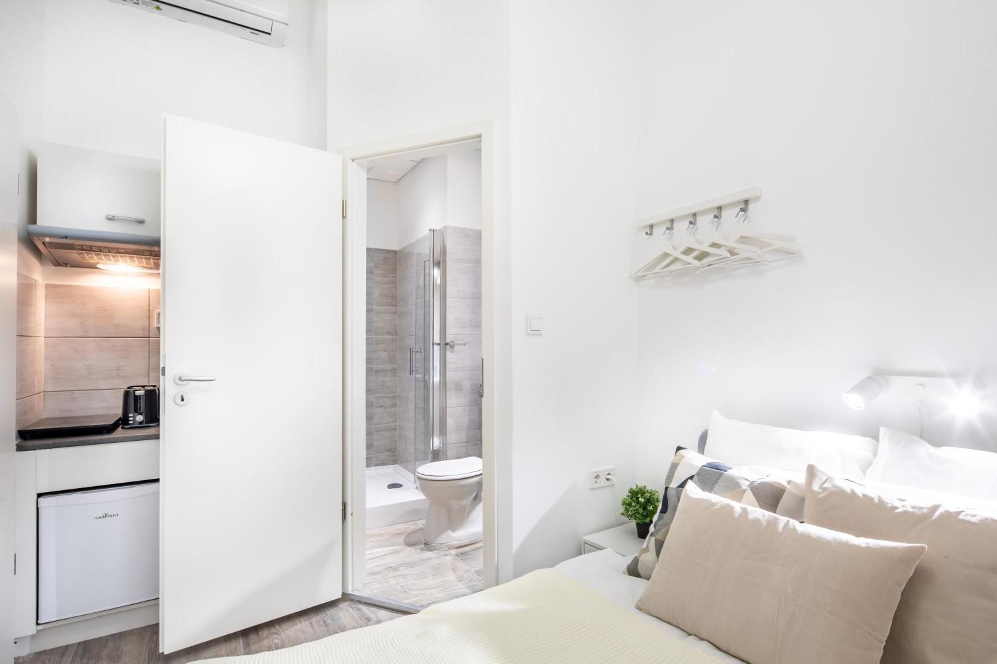 Very Central - Small Studio For Solo Traveller Boedapest Buitenkant foto